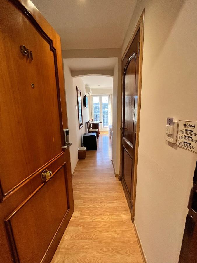 Bristol Hotel Буенос Айрес Екстериор снимка