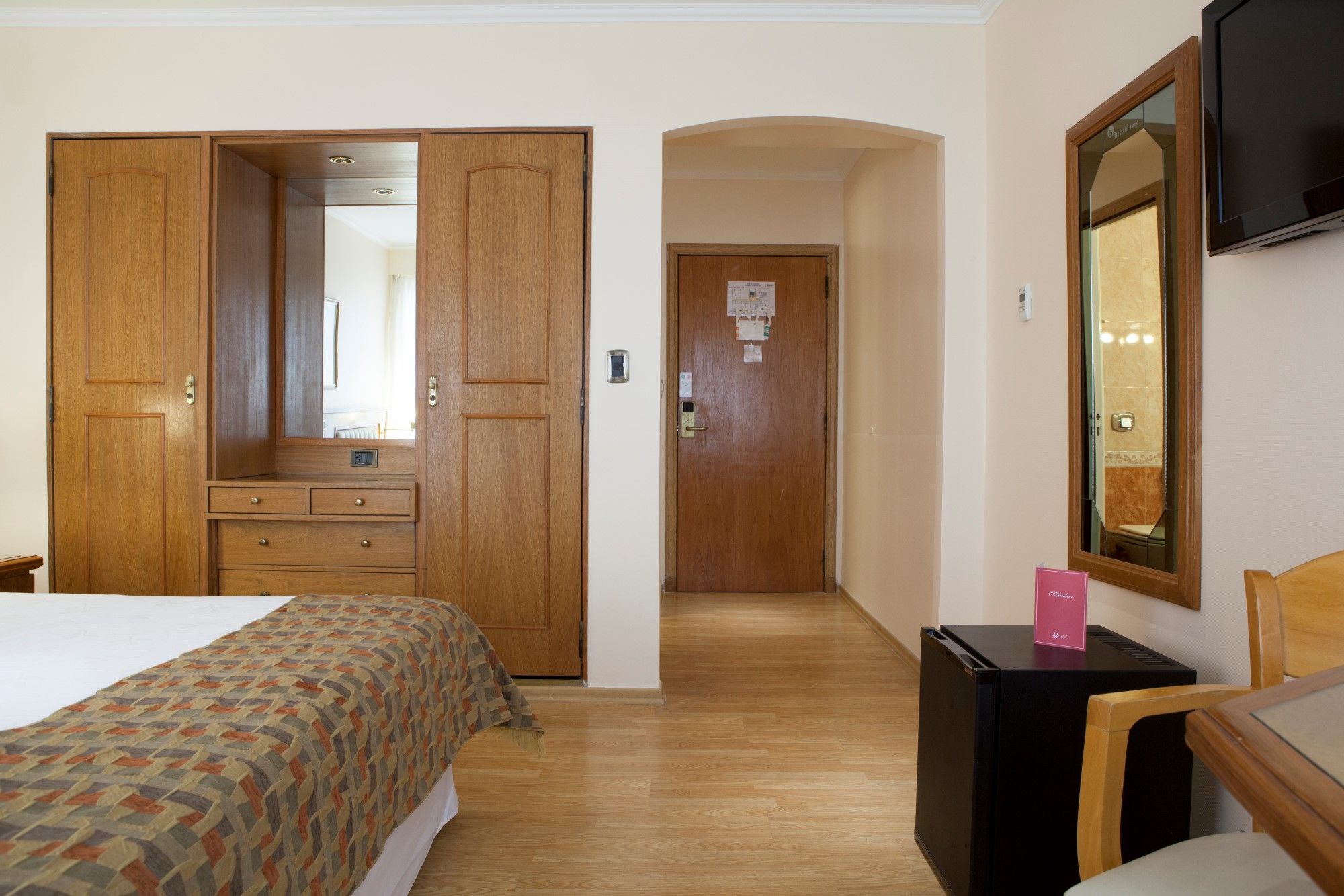 Bristol Hotel Буенос Айрес Екстериор снимка