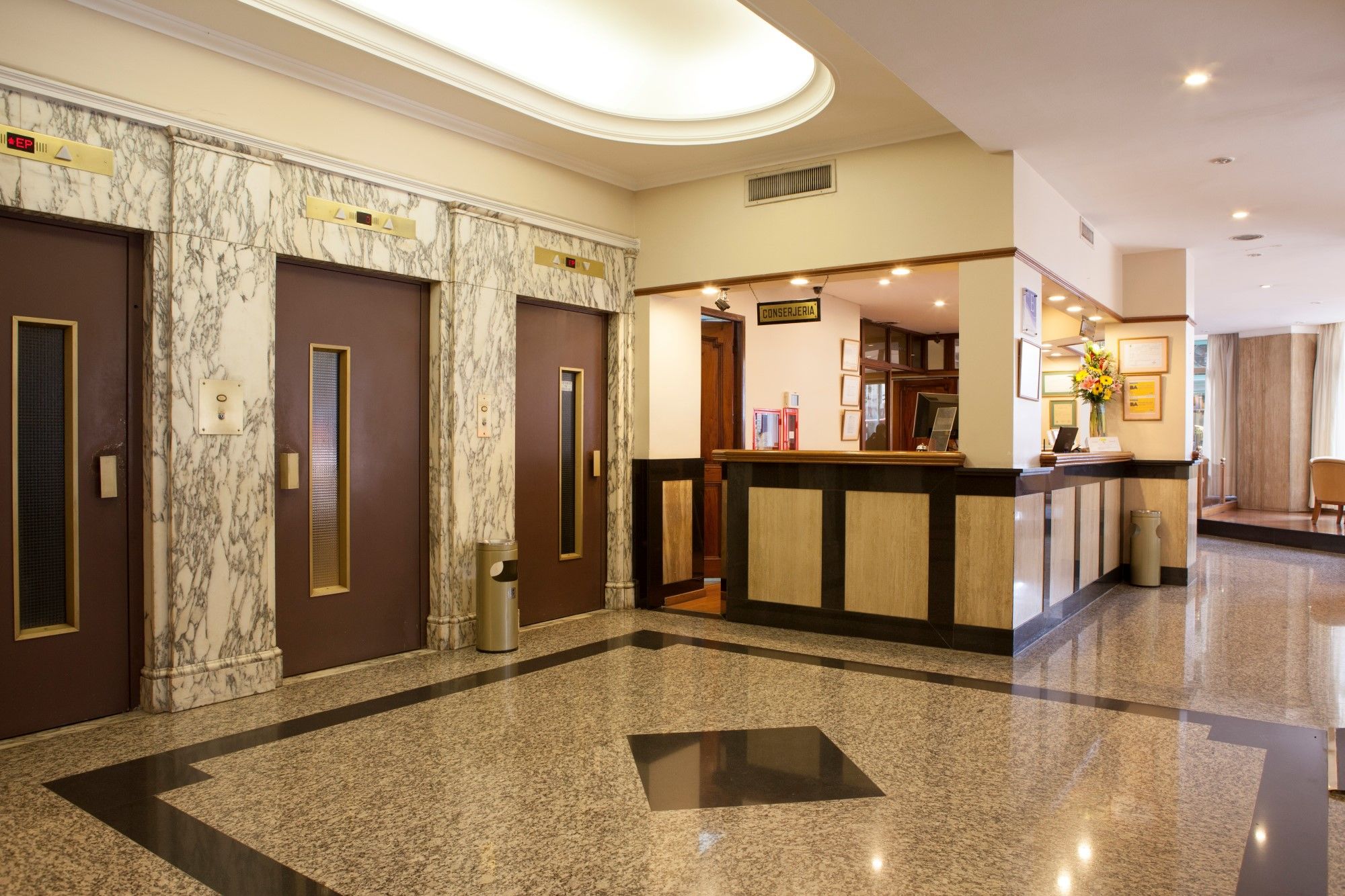 Bristol Hotel Буенос Айрес Екстериор снимка