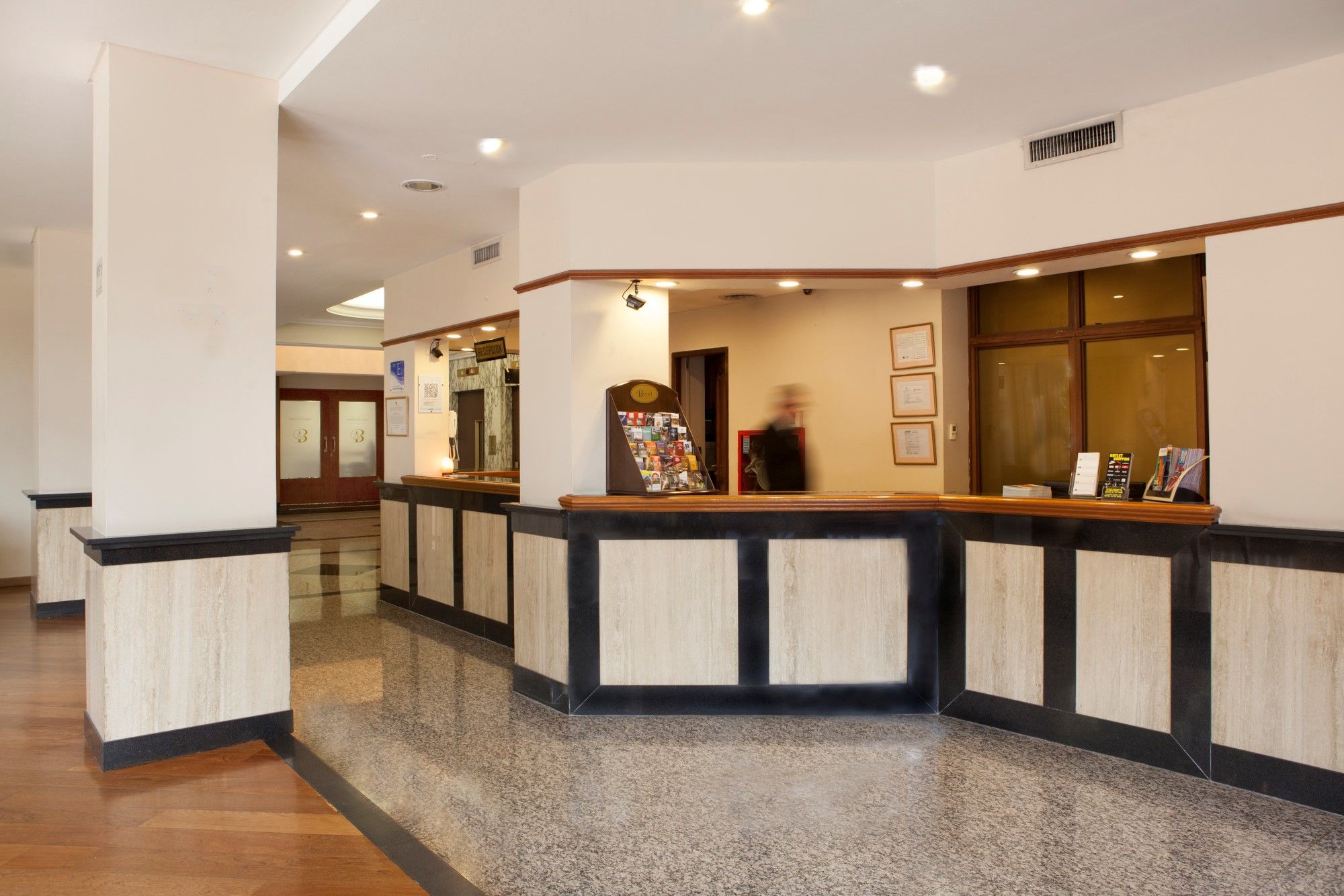 Bristol Hotel Буенос Айрес Екстериор снимка