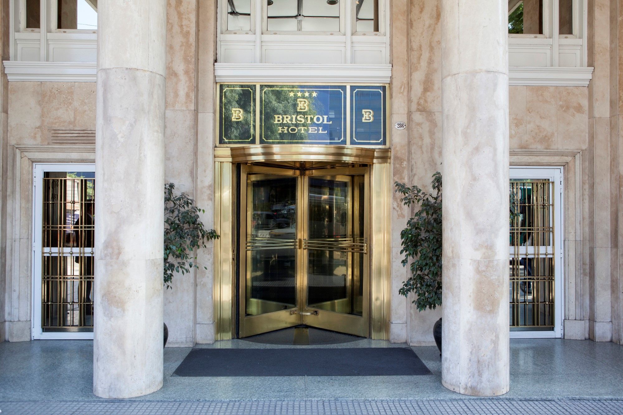Bristol Hotel Буенос Айрес Екстериор снимка